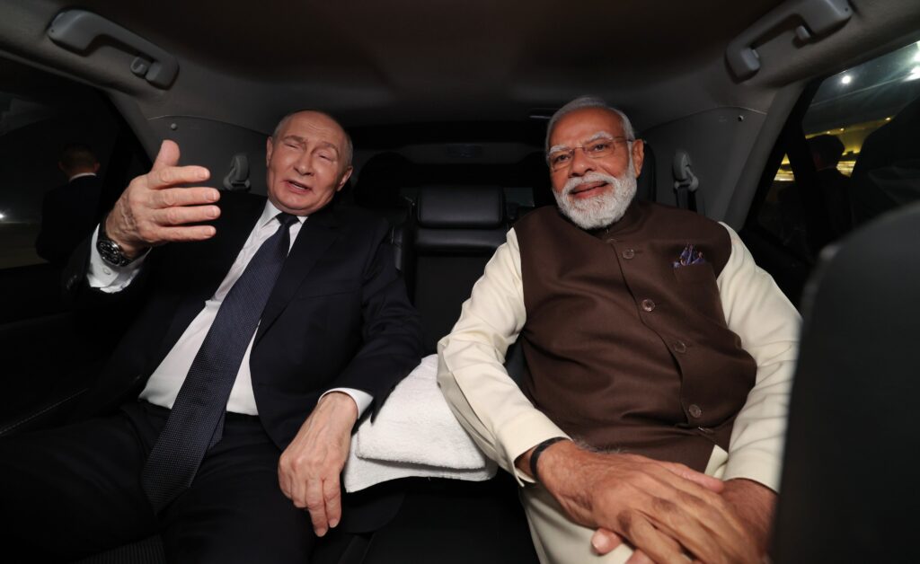 Pm Modi welcomes Putin